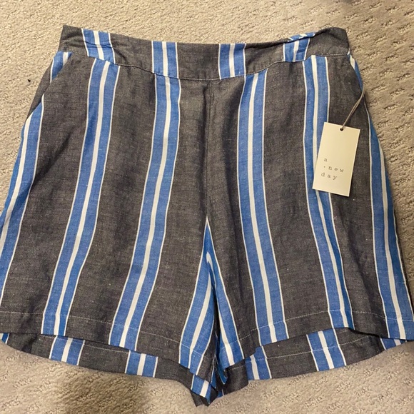 a new day Pants - A new day stripped shorts